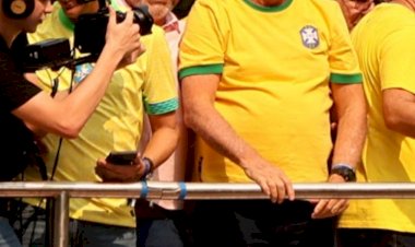 João Pinheiro Representa Marília ao Lado de Jair Bolsonaro em Manifestação de 7 de Setembro na Avenida Paulista